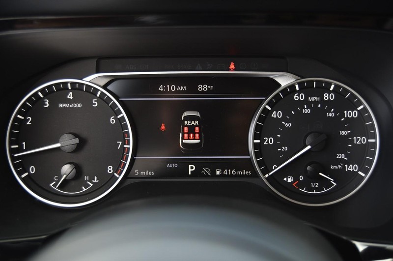 Nissan Pathfinder Vehicle Image 12