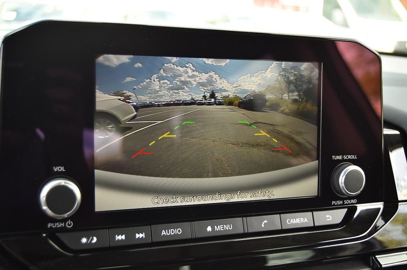 Nissan Pathfinder Vehicle Image 13