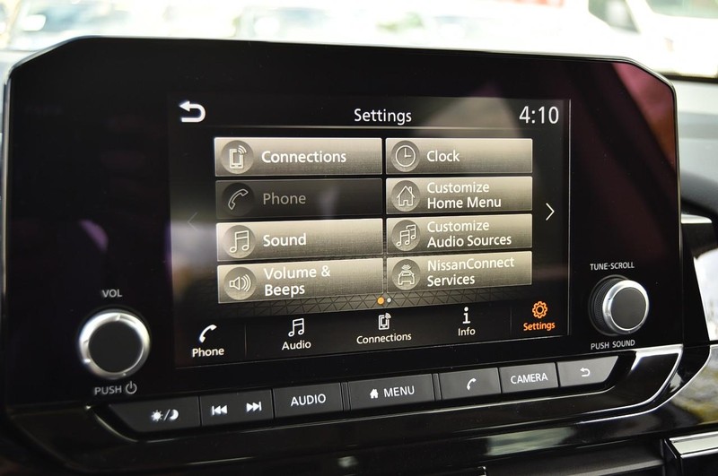 Nissan Pathfinder Vehicle Image 14