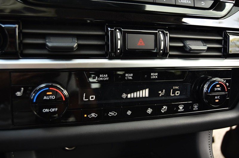Nissan Pathfinder Vehicle Image 16
