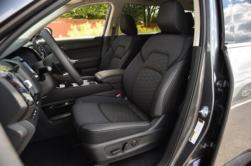 Nissan Pathfinder Vehicle Image 20