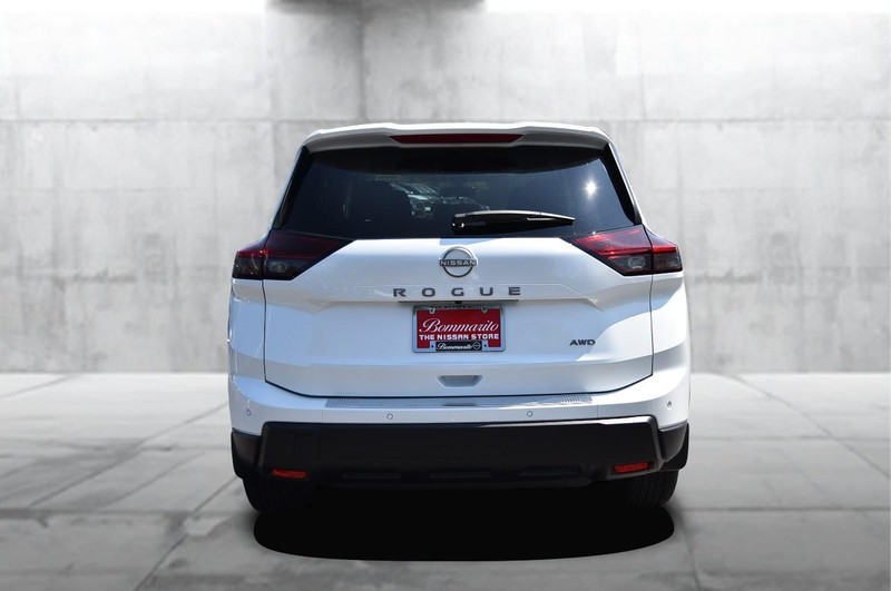 Nissan Rogue Vehicle Image 06