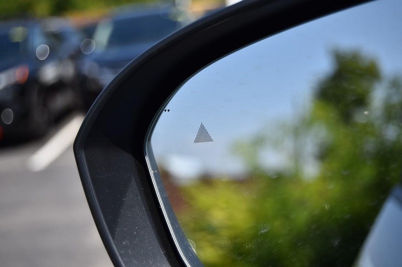 Nissan Rogue Vehicle Image 10