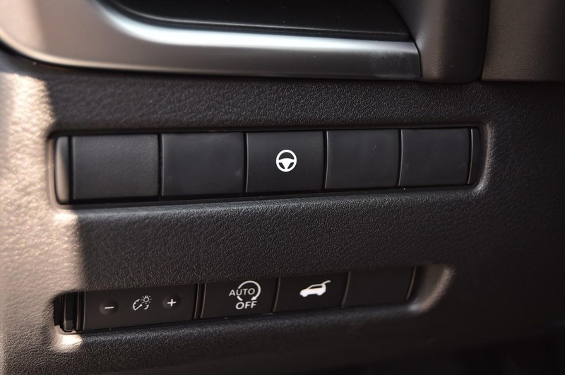 Nissan Rogue Vehicle Image 11