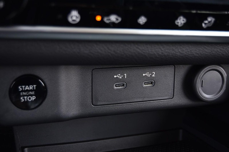 Nissan Rogue Vehicle Image 16