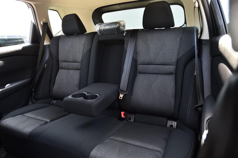 Nissan Rogue Vehicle Image 21