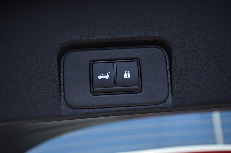 Nissan Rogue Vehicle Image 25