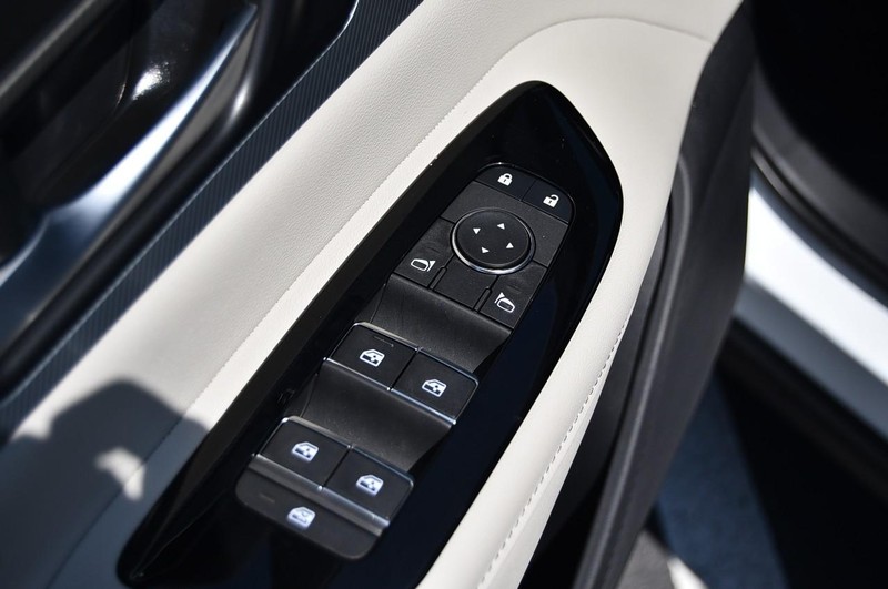 Nissan Murano Vehicle Image 09