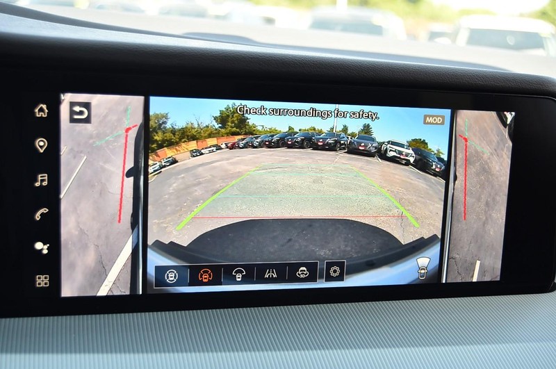 Nissan Murano Vehicle Image 16