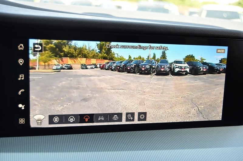 Nissan Murano Vehicle Image 17