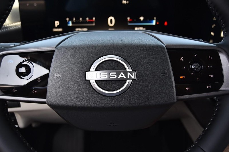 Nissan Murano Vehicle Image 22
