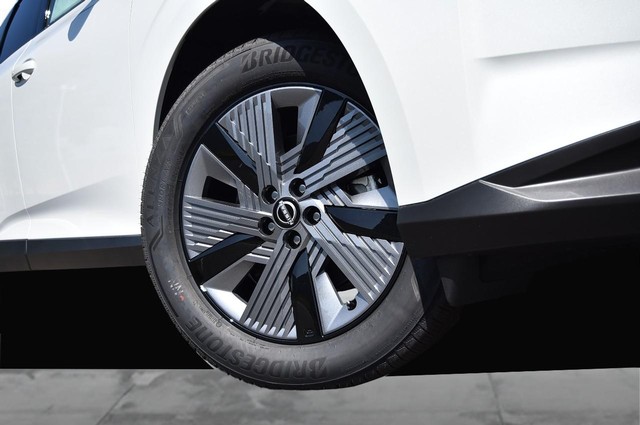 Nissan Murano Vehicle Image 03