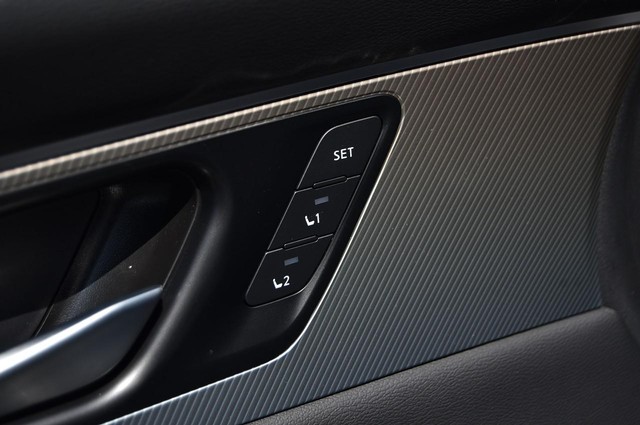 Nissan Murano Vehicle Image 10