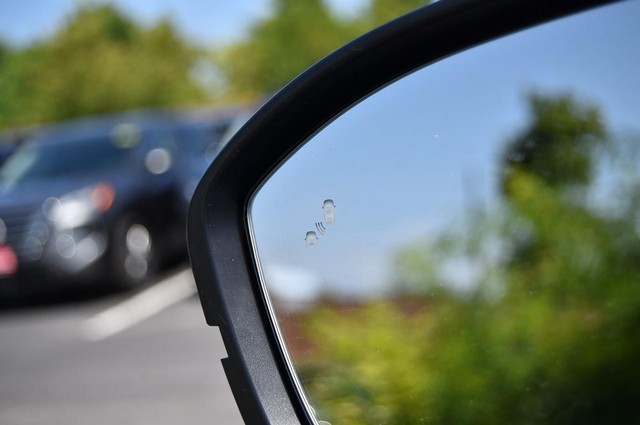 Nissan Murano Vehicle Image 11