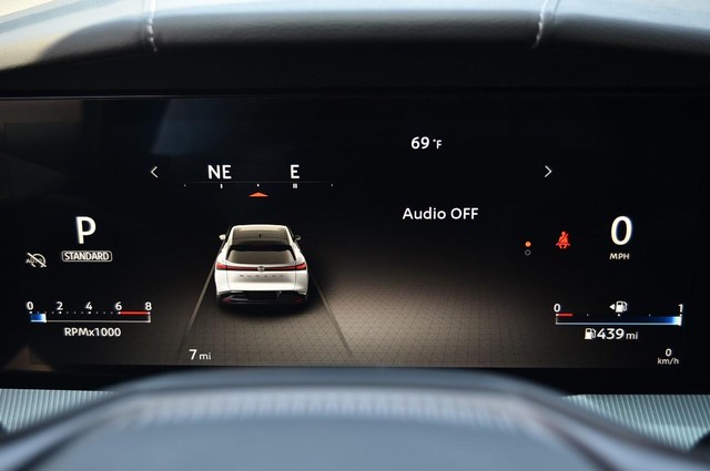 Nissan Murano Vehicle Image 13