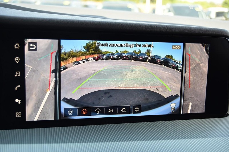 Nissan Murano Vehicle Image 16