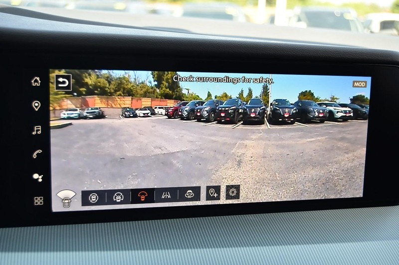 Nissan Murano Vehicle Image 17