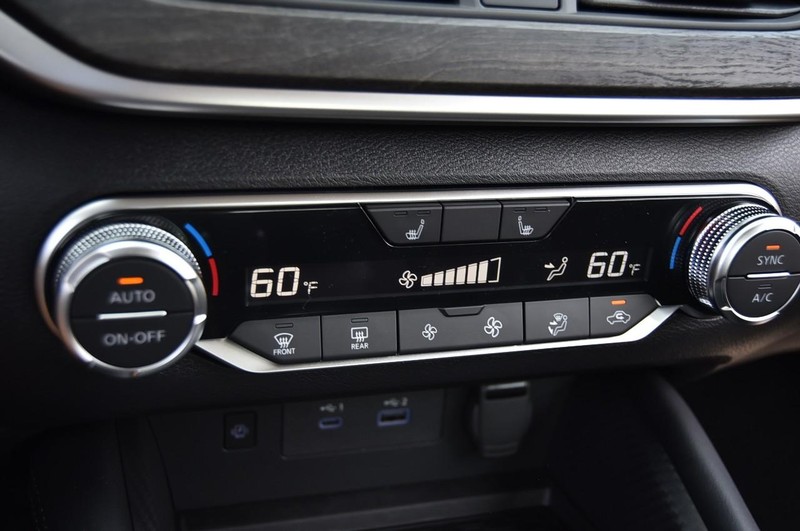 Nissan Altima Vehicle Image 15