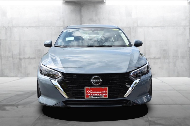 Nissan Sentra Vehicle Image 04