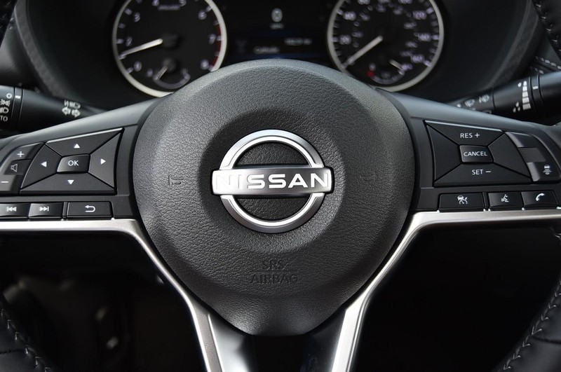 Nissan Sentra Vehicle Image 18