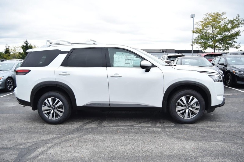 Nissan Pathfinder Vehicle Image 05