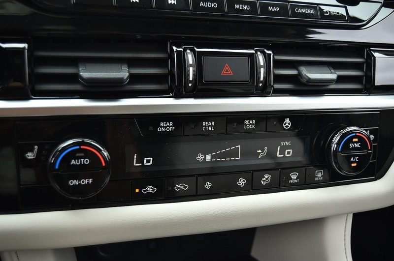 Nissan Pathfinder Vehicle Image 18