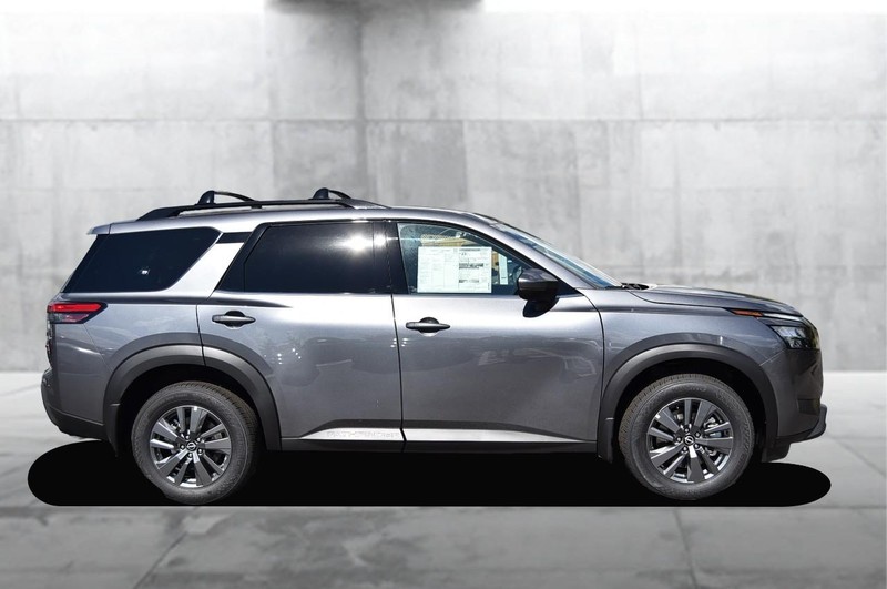 Nissan Pathfinder Vehicle Image 05
