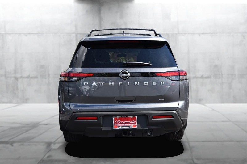 Nissan Pathfinder Vehicle Image 06