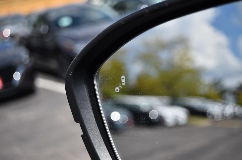 Nissan Pathfinder Vehicle Image 10