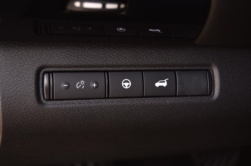 Nissan Pathfinder Vehicle Image 11