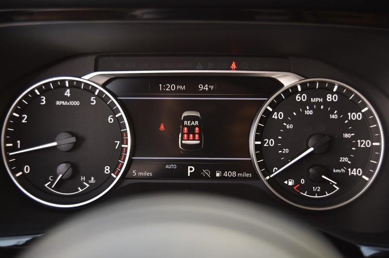 Nissan Pathfinder Vehicle Image 12