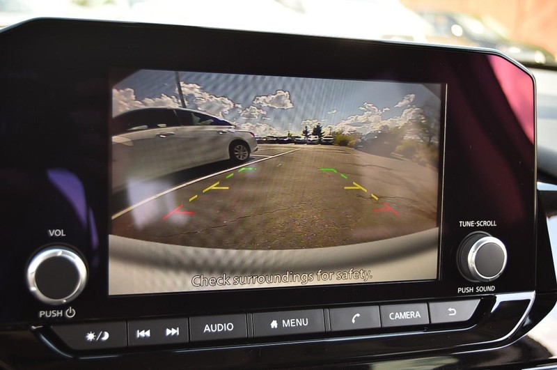 Nissan Pathfinder Vehicle Image 13