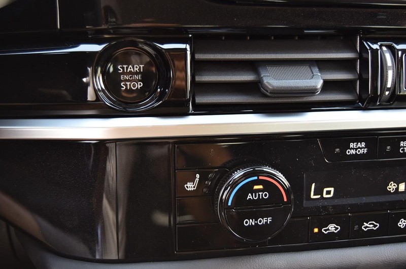 Nissan Pathfinder Vehicle Image 15