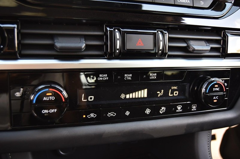 Nissan Pathfinder Vehicle Image 16