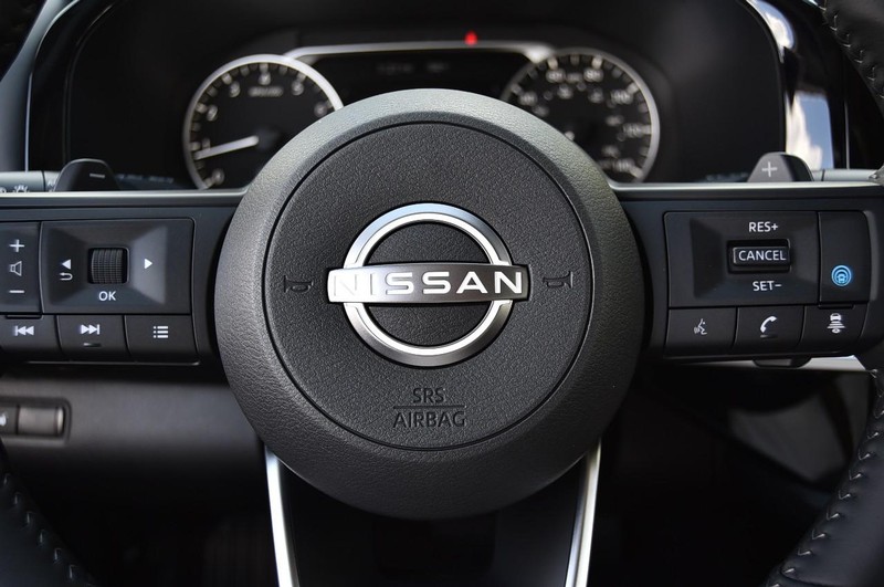Nissan Pathfinder Vehicle Image 19