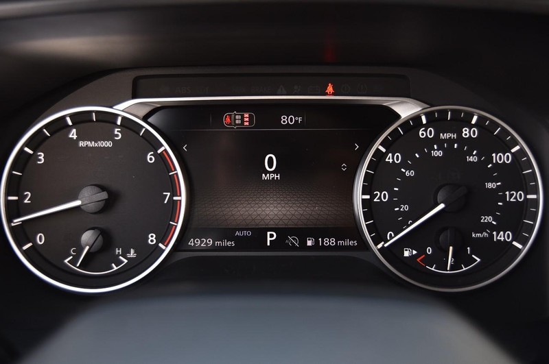 Nissan Rogue Vehicle Full-screen Gallery Image 12