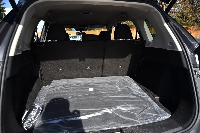 Nissan Rogue Vehicle Full-screen Gallery Image 24