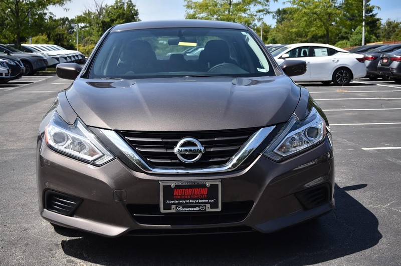 Nissan Altima Vehicle Image 04