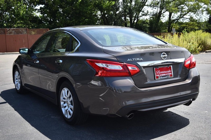 Nissan Altima Vehicle Image 07