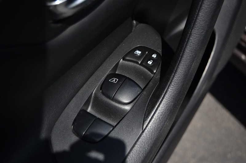 Nissan Altima Vehicle Image 09