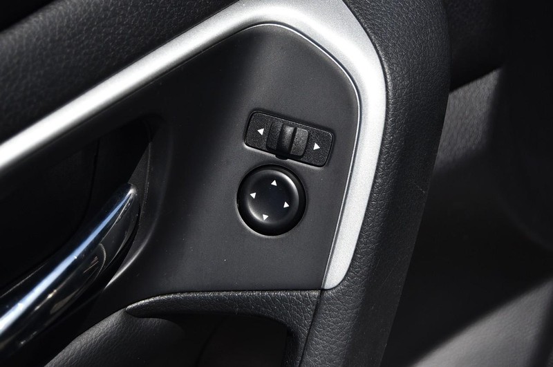 Nissan Altima Vehicle Image 10