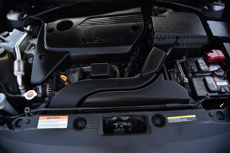 Nissan Altima Vehicle Image 23