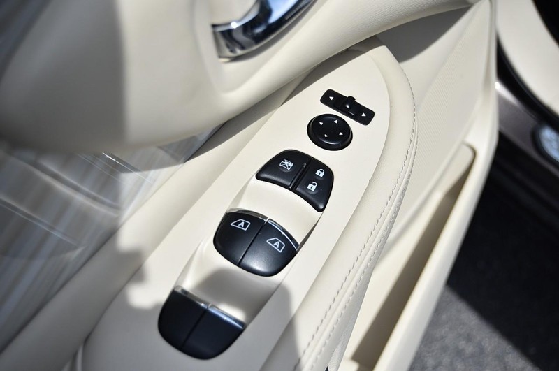 Nissan Murano Vehicle Image 09
