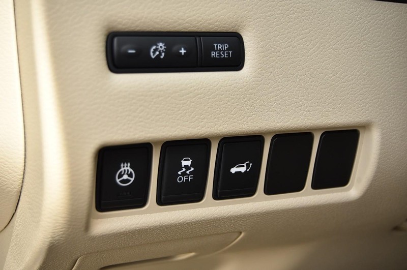 Nissan Murano Vehicle Image 12