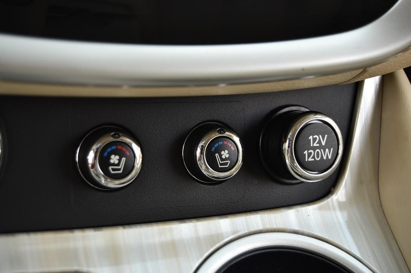 Nissan Murano Vehicle Image 18