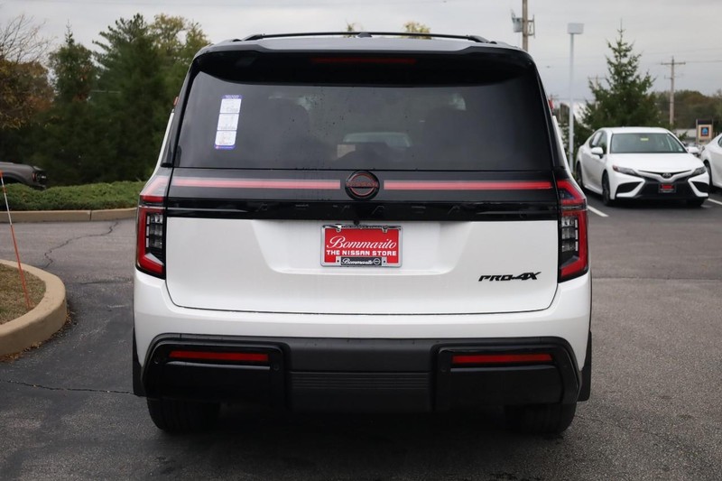 Nissan Armada Vehicle Full-screen Gallery Image 6