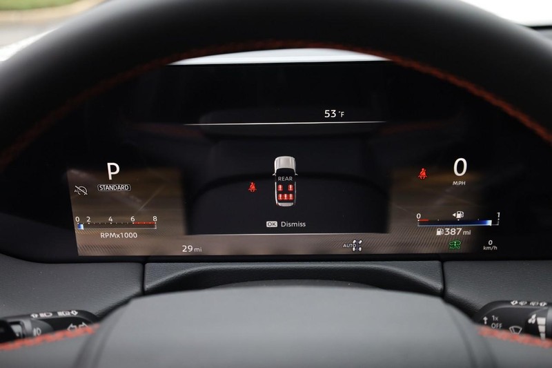 Nissan Armada Vehicle Full-screen Gallery Image 14