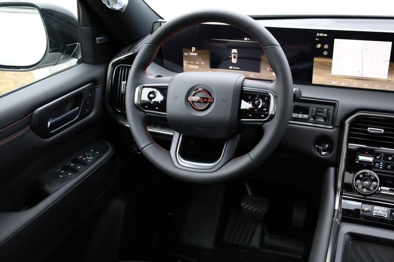 Nissan Armada Vehicle Full-screen Gallery Image 29