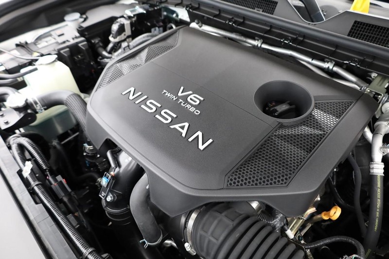 Nissan Armada Vehicle Full-screen Gallery Image 32