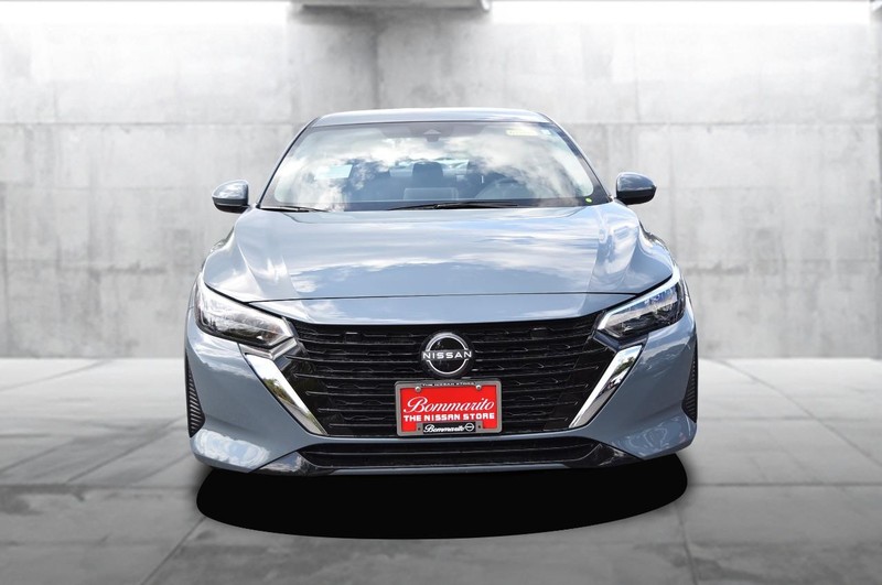 Nissan Sentra Vehicle Image 04